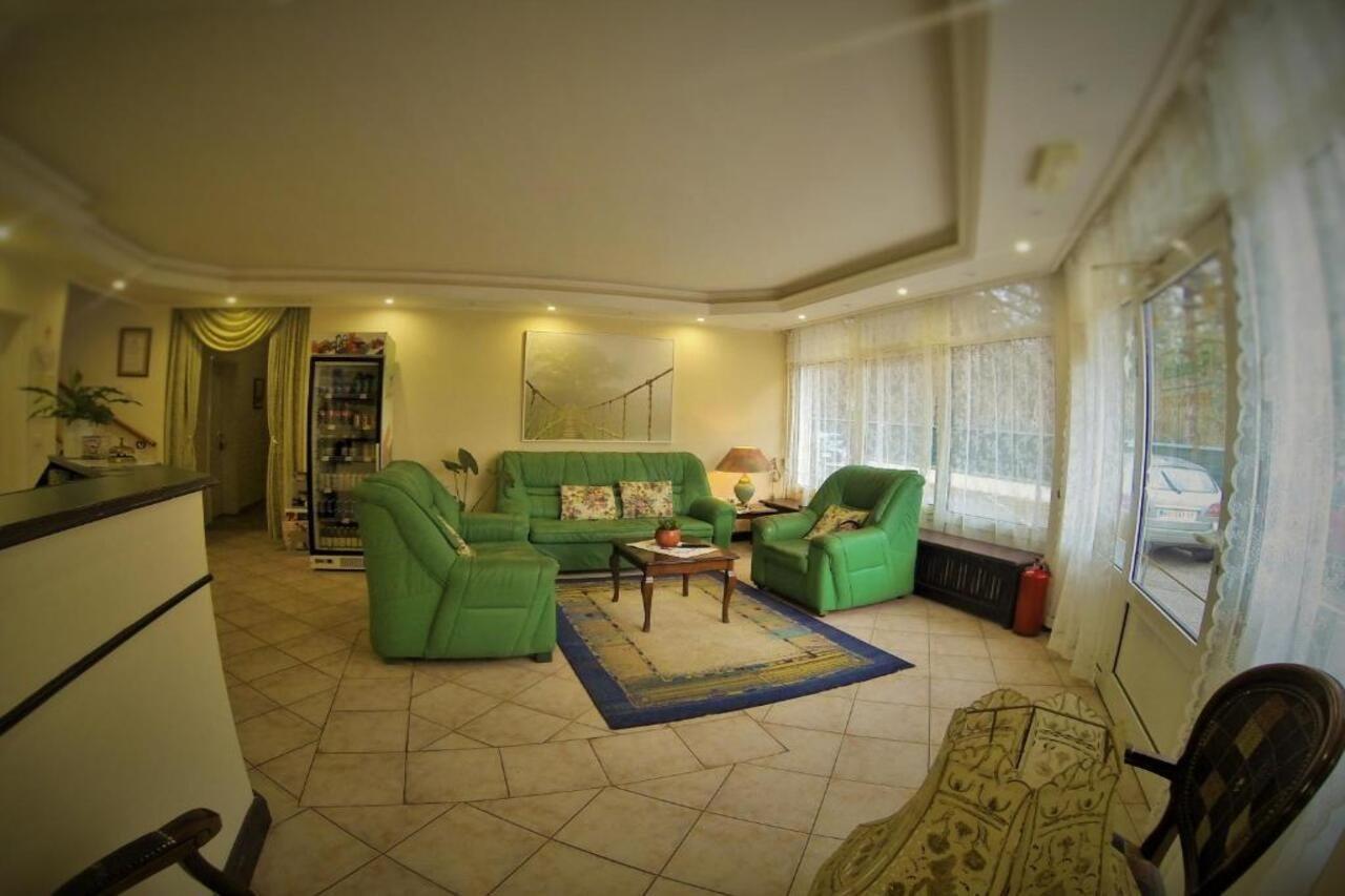 B&B Villa Evandjelina Sremska Kamenica Bagian luar foto