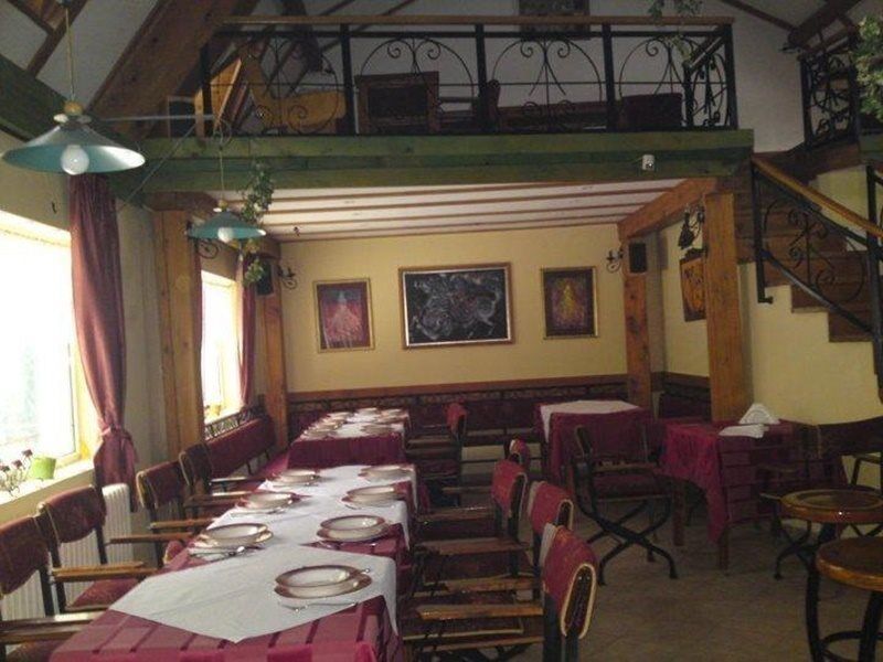 B&B Villa Evandjelina Sremska Kamenica Bagian luar foto